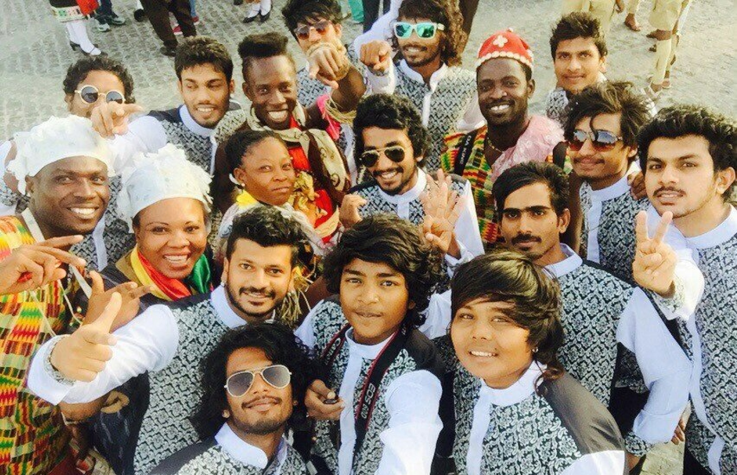 ރާޅުގަނޑު ބޮޑުބެރު ގްރޫޕްގެ މެމްބަރުންތަކެއް: މިއީ ކުރީގެ ވަރުނުލާ ބޮޑުބެރު ގްރޫޕް.