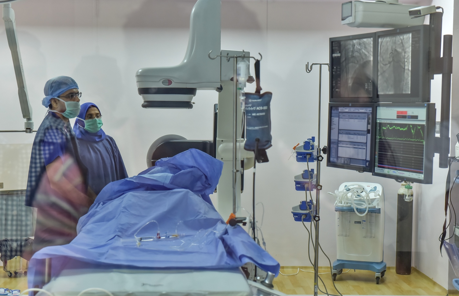 ހިތުގެ ބަލީގެ ސެންޓަރުގައި ޑރ. އަލީ ޝަފީގު ޚިދުމަތް ދެއްވަނީ -- ފޮޓޯ: ނިޝާން އަލީ/ މިހާރު