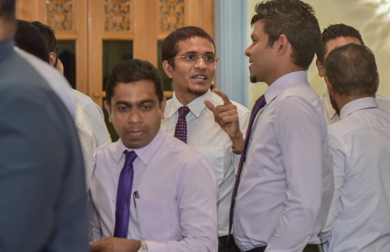 ޕީޕީއެމް މަޖިލިސް މެމްބަރުންތަކެއް މުލިއާގޭގައި. .---ފޮޓޯ: މުހައްމަދު ޝަރުހާން/މިހާރު