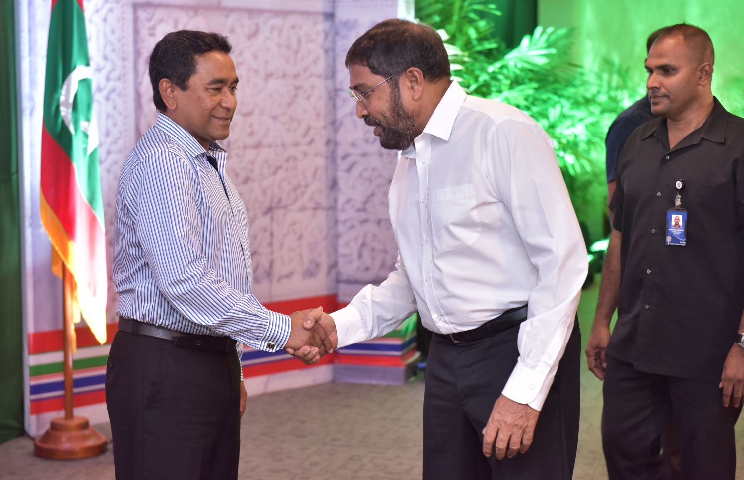 ރައީސް ޔާމީނާއި ގާސިމް ސަލާމް ކުރައްވަނީ: އެއްވެ އުޅުން ހަނިކުރުމަށް ގާނޫނަށް މިއަދު ގެނައި އިސްލާހާ ދެކޮޅަށް ގާސިމް ވަނީ ވޯޓު ދެއްވާފައި.---މިހާރު ފޮޓޯ