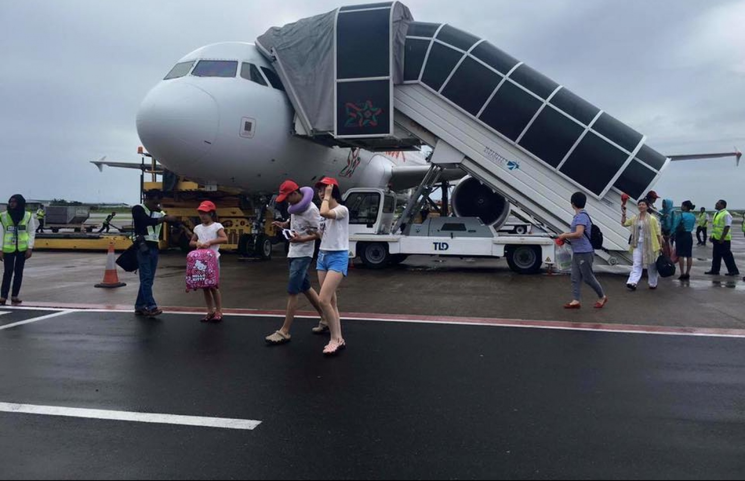 ޗައިނާގެ ޗެންގްޑޫ ސިޓީން މިއަދު މާލެ އައި މޯލްޑިވިއަންގެ ބޯޓު އިބްރާހިމް ނާސިރު އިންޓަނޭޝަނަލް އެއާޕޯޓުގައި.-- ފޮޓޯ: މޯލްޑިވިއަން