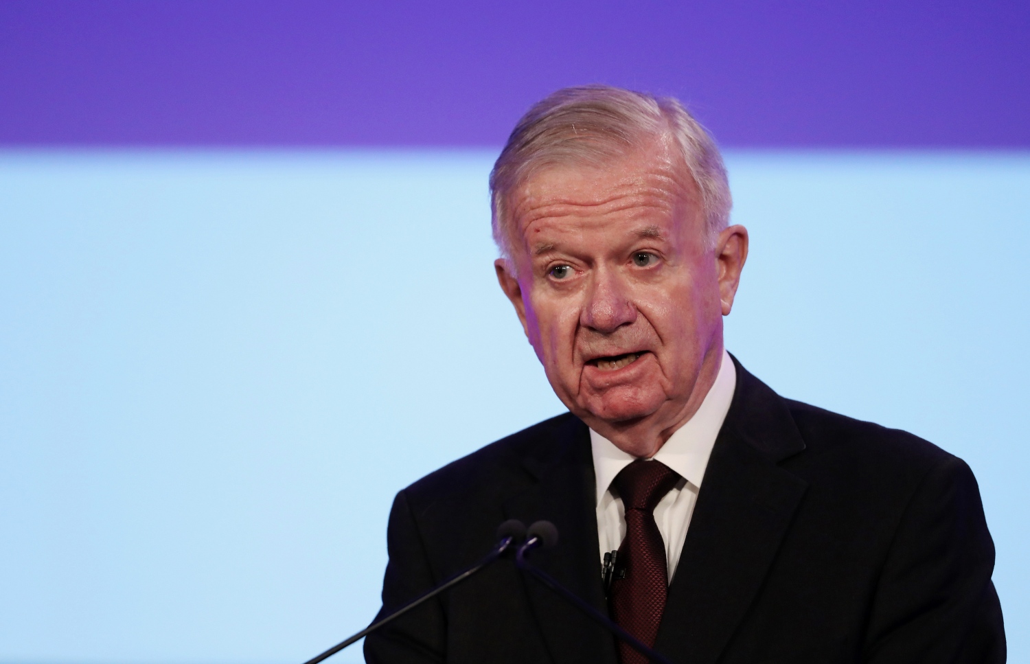 އިރާގު ހަނގުރާމައާ ގުޅޭ ރިޕޯޓް ކޮމިޝަނުގެ ޗެއާމަން ޗިލްކޮޓް ނެރެދެއްވަނީ. --ފޮޓޯ:އޭއެފްޕީ