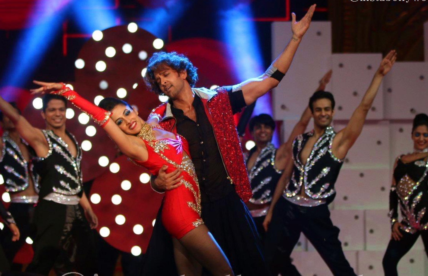 އައިފާ އެވޯޑުގައި ރިތިކް ޕާފޯމްކުރަނީ