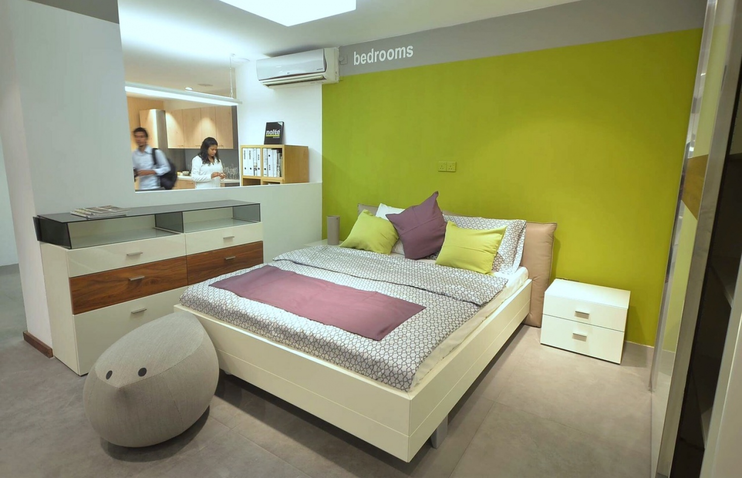 އީވޯ ހޯމް ފިހާރަ މަރާމާތަށް ފަހު އަލުން ހުޅުވާފައި: މިހާރު އެ ފިހާރައިގައި ހުންނާނީ އެންމެ ފަހުގެ އުފެއްދުންތައް.-- ފޮޓޯ: މުހައްމަދު ޝަރުހާން/ މިހާރު