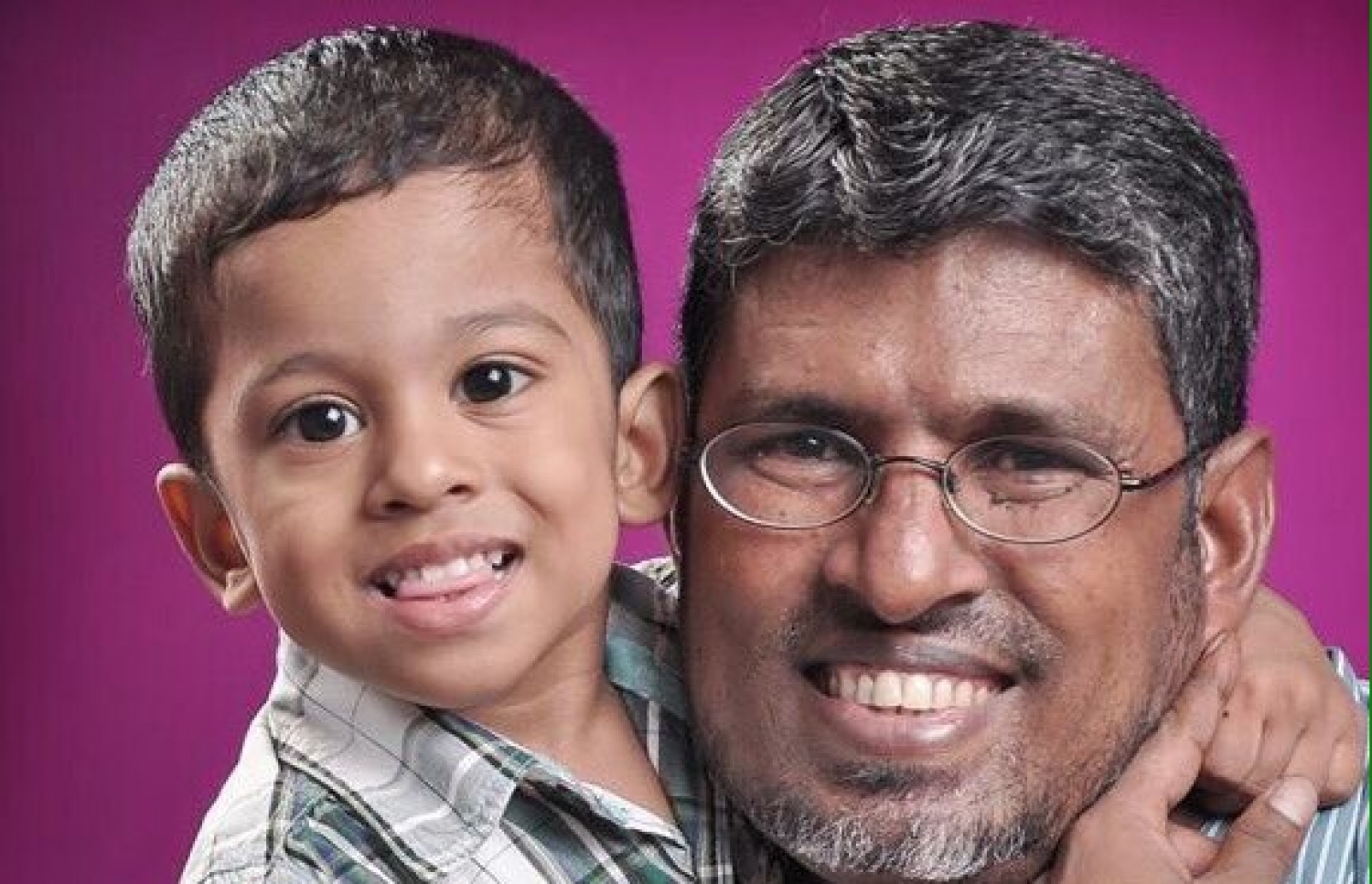 ޑރ. އަފްރާޝީމް އޭނާގެ ދަރިކަލަކާ އެކު