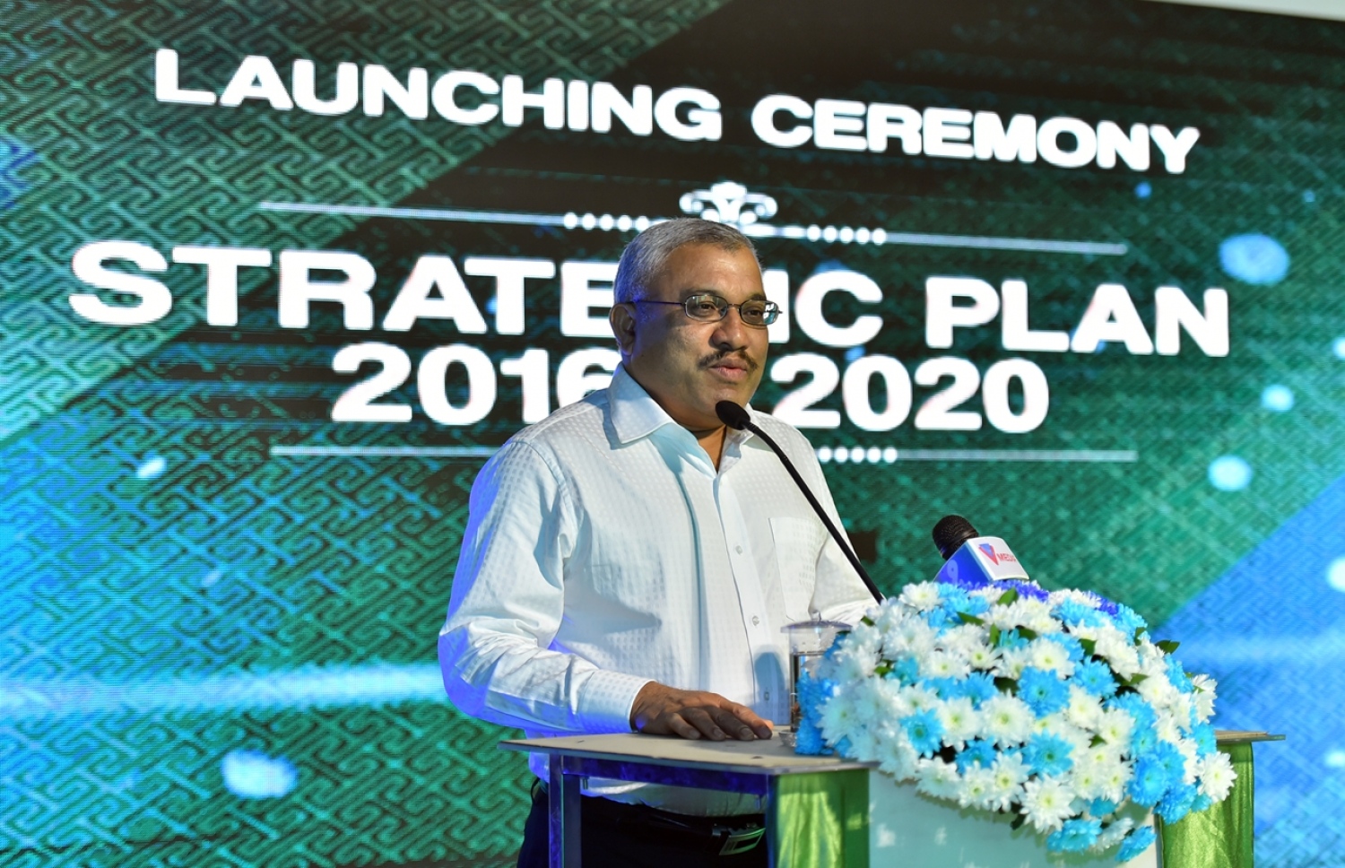 އިސްލާމިކް ޔުނިވާސިޓީގެ ސްޓްރެޓީޖިކް ޕްލޭން އިފްތިތާހުކޮށްްދެއްވުމަށް ފަހު ނައިބު ރައީސް މިރޭ ވާހަކަފުޅު ދައްކަވަނީ-- ފޮޓޯ: ރައީސް އޮފީސް