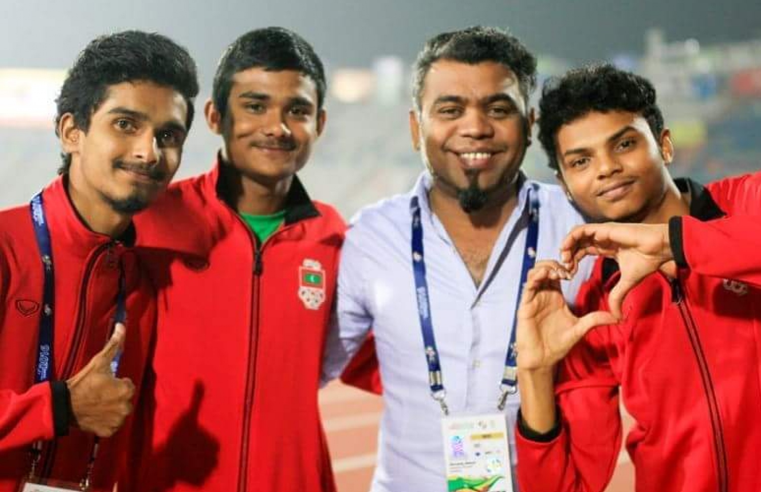 ބައެއް އެތުލީޓުންނާއެކު މަރްޒޫގް ފޮޓޯއަކަށް ހުއްޓިގެން: އޭނާ ވިދާޅުވީ އެންމެ މުހިންމު ކަމަކީ އެތުލީޓުންގެ އަގުވަޒަން ކުރުން ކަމަށް --- ފައިލް ފޮޓޯ