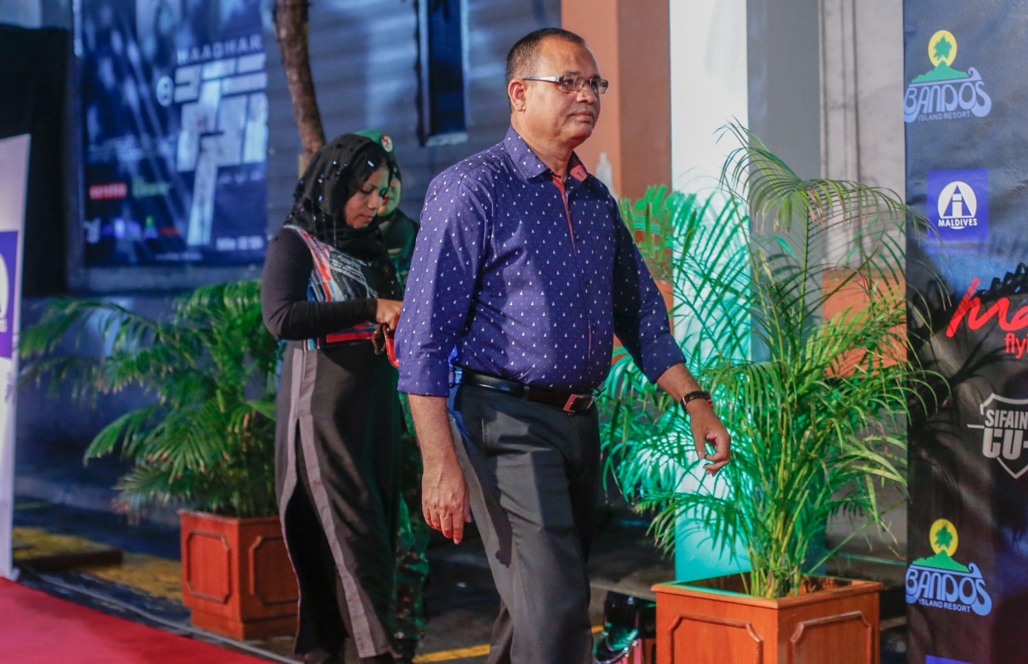 މާލެ: ޖުލައި 16، 2016: ނޮވެމްބަރު 3، 1988 ގައި ދިވެހިންގެ ބަޔަކު އަޑީގައި ތިބެގެން ތަމަޅަ ޓެރަރިސްޓުން ރާއްޖެ އަށް ދިން އުދުވާނީ ހަމަލާ އަސްލަކަށް ނަގައިގެން ގައުމީ ދިފާއީ ބާރުން ކުޅުނު ފިލްމު "ހާދަރު" ރިލީސް ކުރުމަށް އޮލިމްޕަހުގައި ބޭއްވި ހަފްލާ.-- ފޮޓޯ: މުހައްމަދު ޝަރުހާން/ މިހާރު