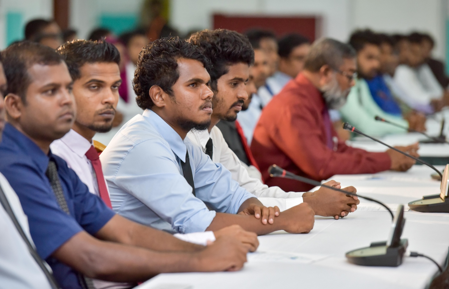 މާލެ: ޖުލައި 16، 2016: "ސާފު ރާއްޖެ" ގައުމީ މަހާސިންތާ ފަށަން ބޭއްވި ރަސްމިއްޔާތުގައި މަހާސިންތާގެ ބައިވެރިން ދަރުބާރުގޭގައި. -- ފޮޓޯ: ނިޝާން އަލީ/ މިހާރު