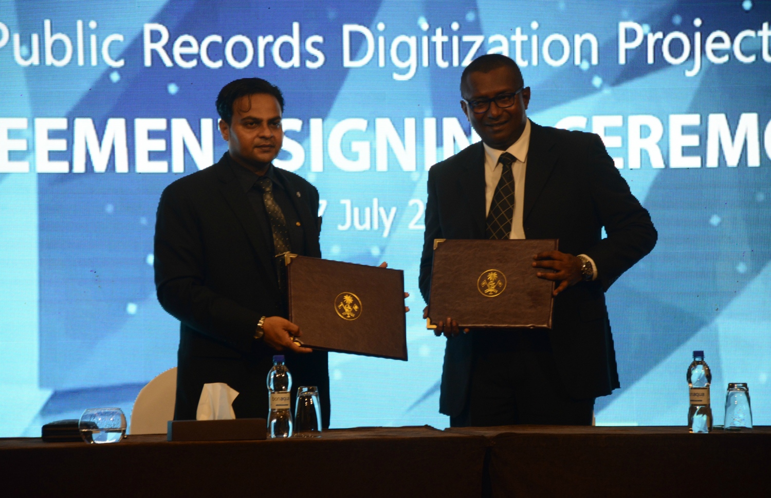 އެންސީއައިޓީ އާއި މައިކްރޮސޮފްޓާ ދެމެދު އެއްބަސްވުމުގައި ސޮއިކުރުމަށް ކުރުނބާ މޯލްޑިވްސްގައި އޮތް ރަސްމިއްޔާތު. މި އެއްބަސްވުމުގެ ދަށުން ގިނަ ކަންކަން ކުރުމަށް ވަނީ ހަމަޖެހިފައި. - ފޮޓޯ: އެންސީއައިޓީ