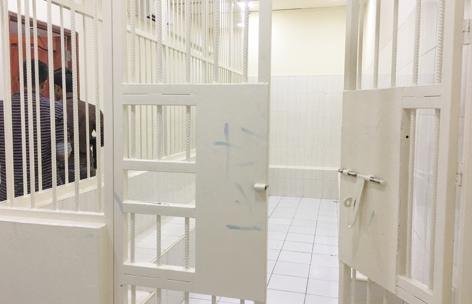 ކުށުގެ ތުހުމަތުކުރެވޭ މީހުން ބައިތިއްބާ ތަނެއް --- ފޮޓޯ /މިހާރު