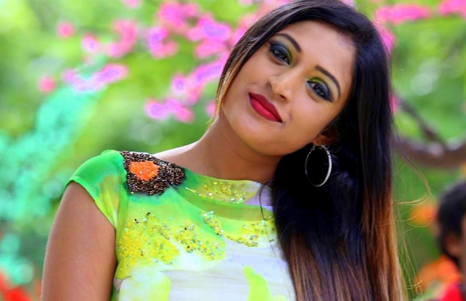 އަޒޫ: "ލީނާ" ގެ ޓައިޓްލް ރޯލް އޭނާ ވަނީ ހުށަހަޅާފައި.