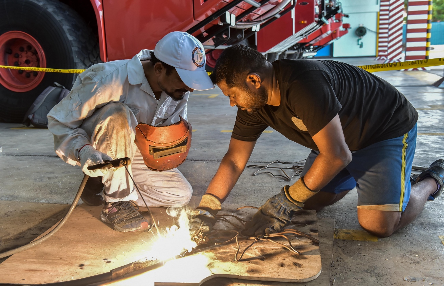 އެމްއޭސީއެލްގެ ޕެރޭޑްގެ މަސައްކަތް މީގެ ހަފުތާއެއްހާ ދުވަސް ކުރިން ކުރަމުން ދަނީ -- ފޮޓޯ: ނިޝާން އަލީ/ މިހާރު