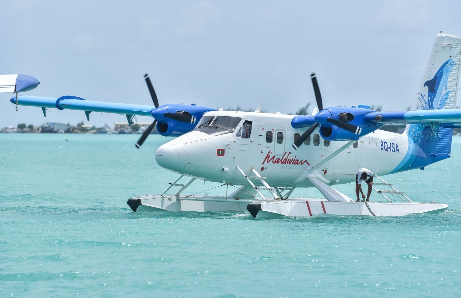 މޯލްޑިވިއަނުންގެ ފުރަތަމަ ލަގްޒަރީ ސީޕްލޭން.-- ފޮޓޯ: ނިޝާން އަލީ / މިހާރު