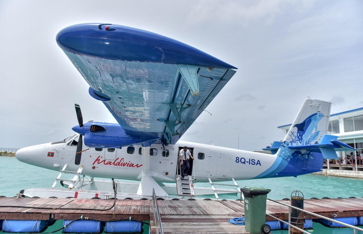 މޯލްޑިވިއަންގެ ލަގްޒަރީ ސީޕްލޭން ޑޮކުގައި ބާއްވާފައި.-- ފޮޓޯ: ނިޝާން އަލީ / މިހާރު