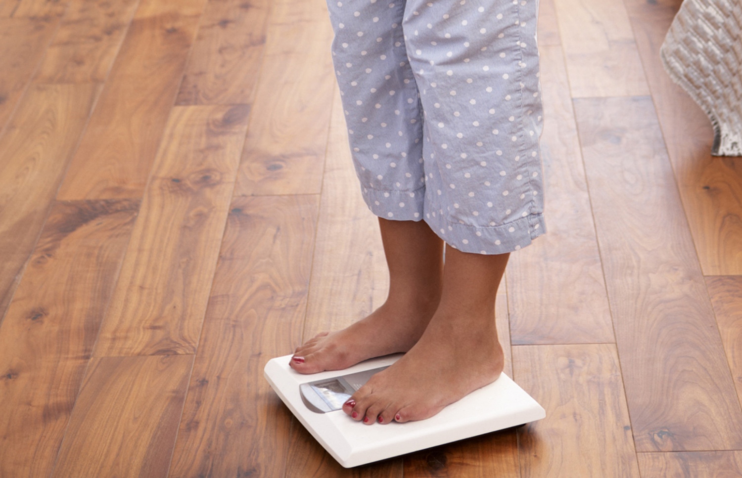 އަންހެނަކު ބަރުދަން ބަލަނީ--