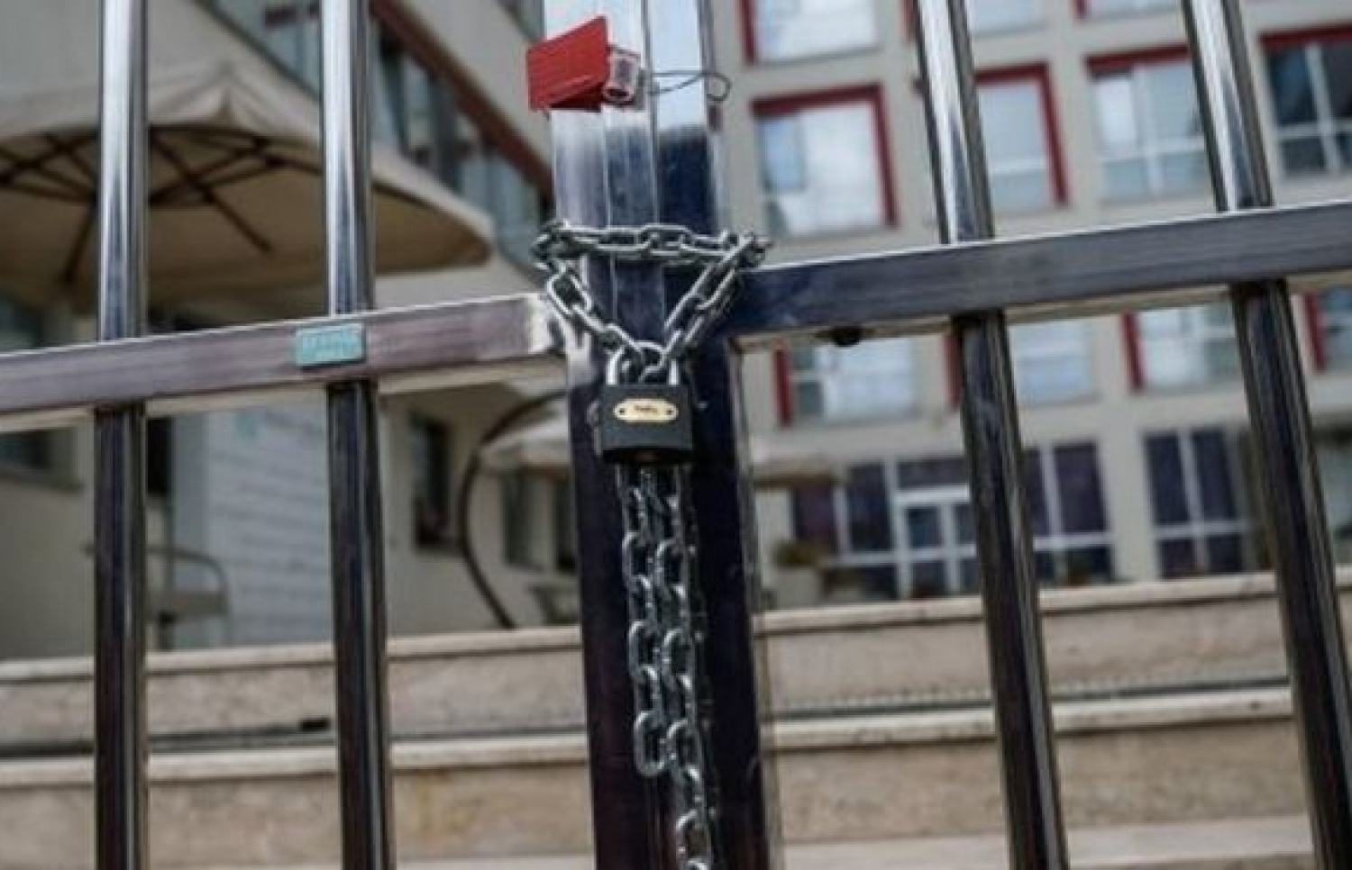 މި މަހު 15 ދުވަހު ތުރުކީ އަށް ގެންނަން އުޅުނު ބާޣާވާތަށް ފަހު ވަރަށް ގިނަ މީޑިއާތައް ވަނީ ބަންދުކޮށްފައި. --ފޮޓޯ:އޭއެފްޕީ