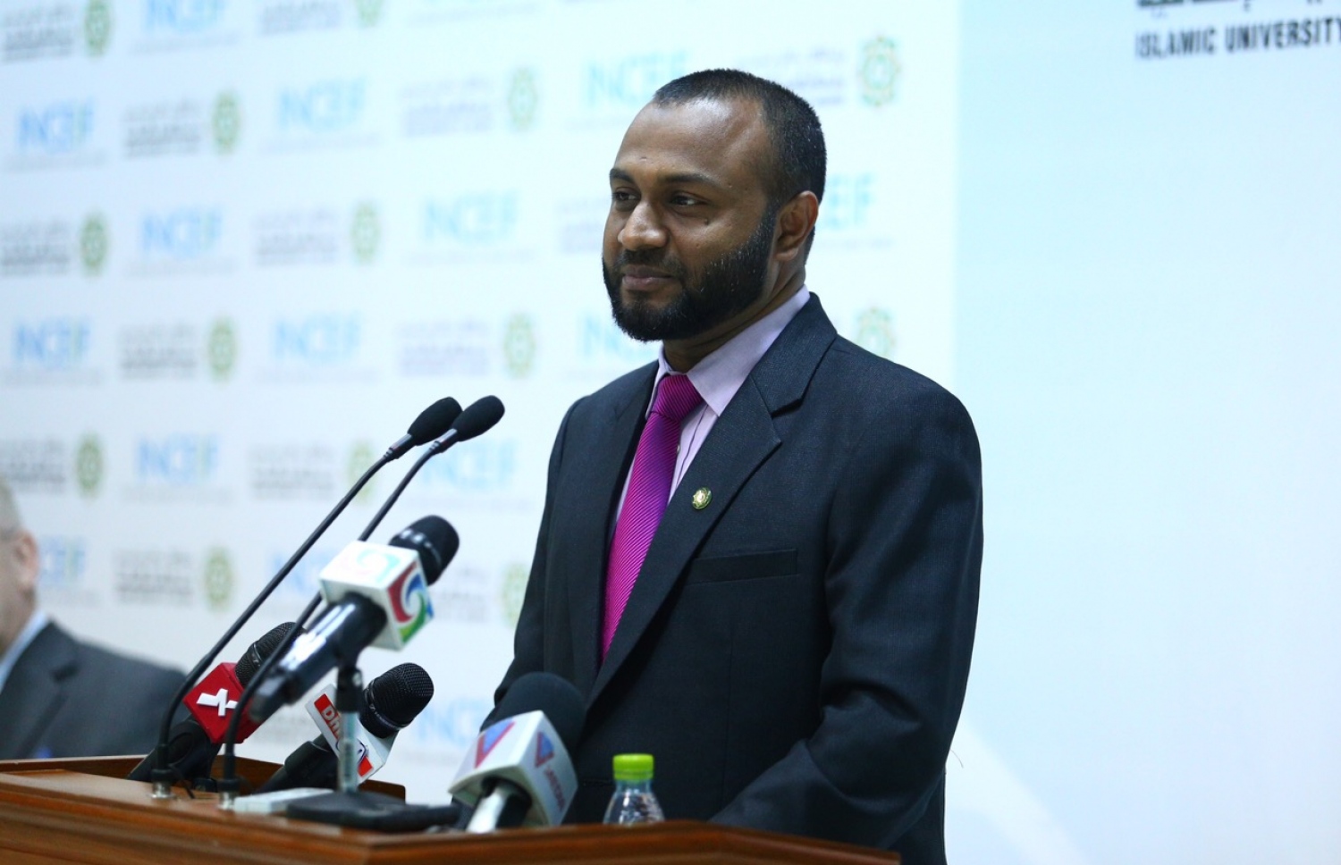 އިސްލާމީ ޔުނިވާސިޓީގައި މިއަދު ބޭއްވި ރަސްމިއްޔާތުުގައި ޑރ. ޝަހީމް ވާހަކަދައްކަވަނީ.--ފޮޓޯ:އިސްލާމިކް ޔުނިވާސިޓީ