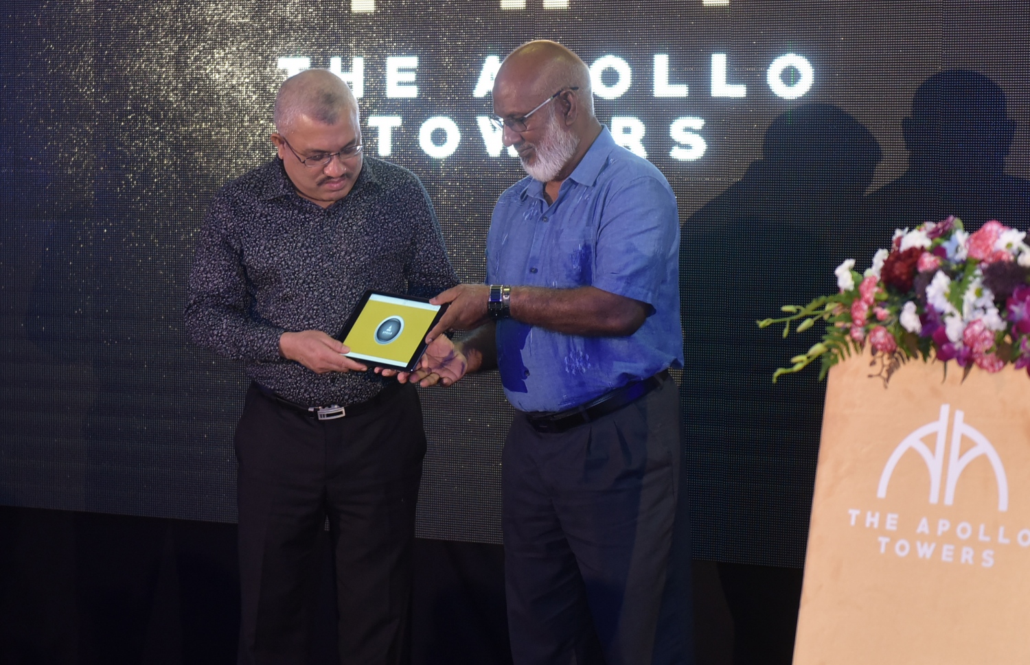 އެޕޯލޯ ޓަވާސް އިފްތިތާހް ކުރުން