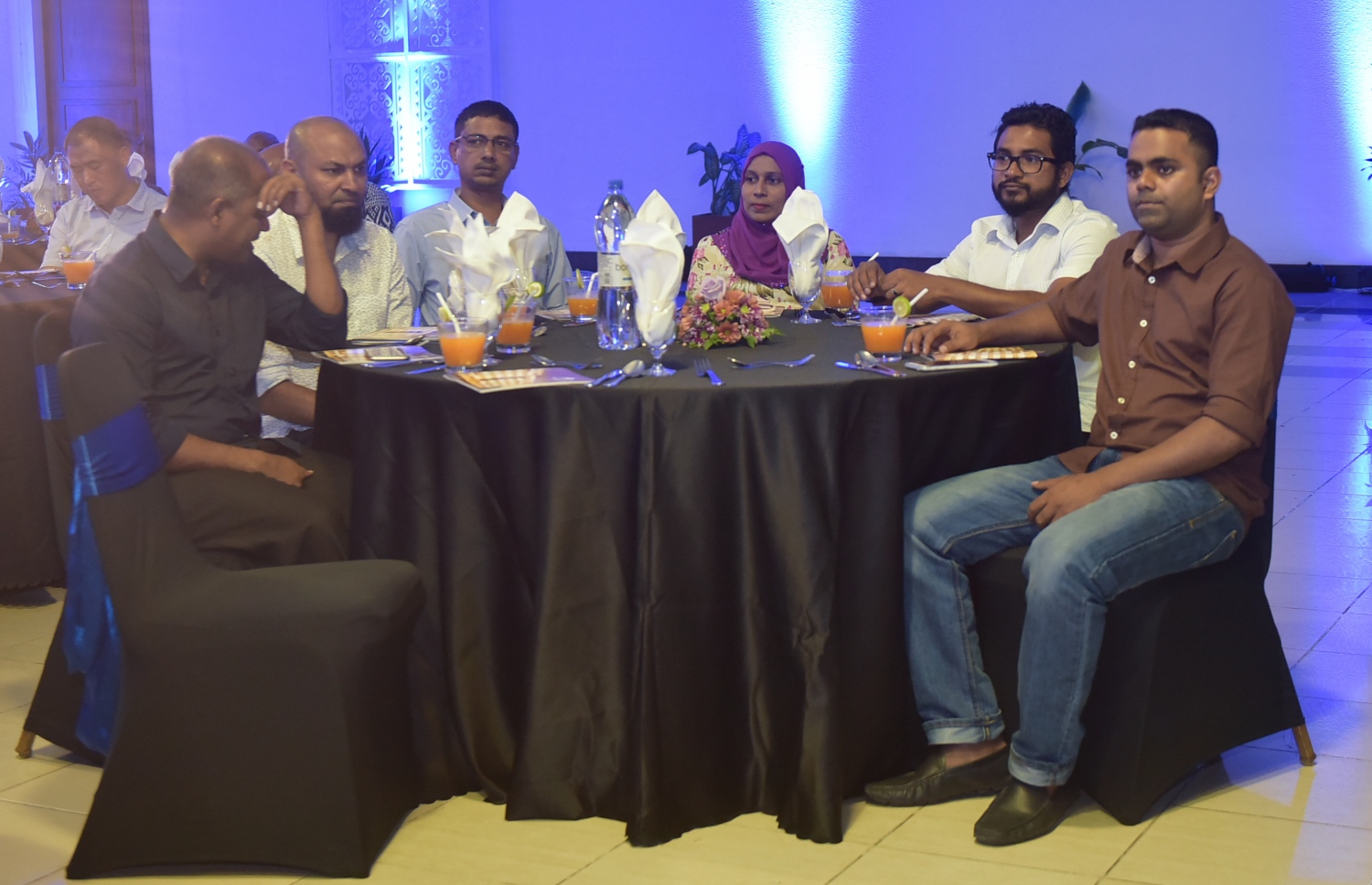 މާލެ: އޮގަސްޓް 1، 2016: ހުޅުމާލޭގެ ހުޅަނގު އުތުރުން ހަދާ ޔޮޓްމެރީނާ ކުރިމަތިން މޫދު ފެންނަ ގޮތަށް، 200 މިލިއަން ރުފިޔާ ހަރަދުކޮށްގެން ހަދާ އެޕޯލޯ ޓަވާސް އިފްތިތާހުކުރުމަށް ބޭއްވި ރަސްމިއްޔާތުގެ ތެރެއިން.-- ފޮޓޯ: މުހައްމަދު ޝަރުހާން/މިހާރު