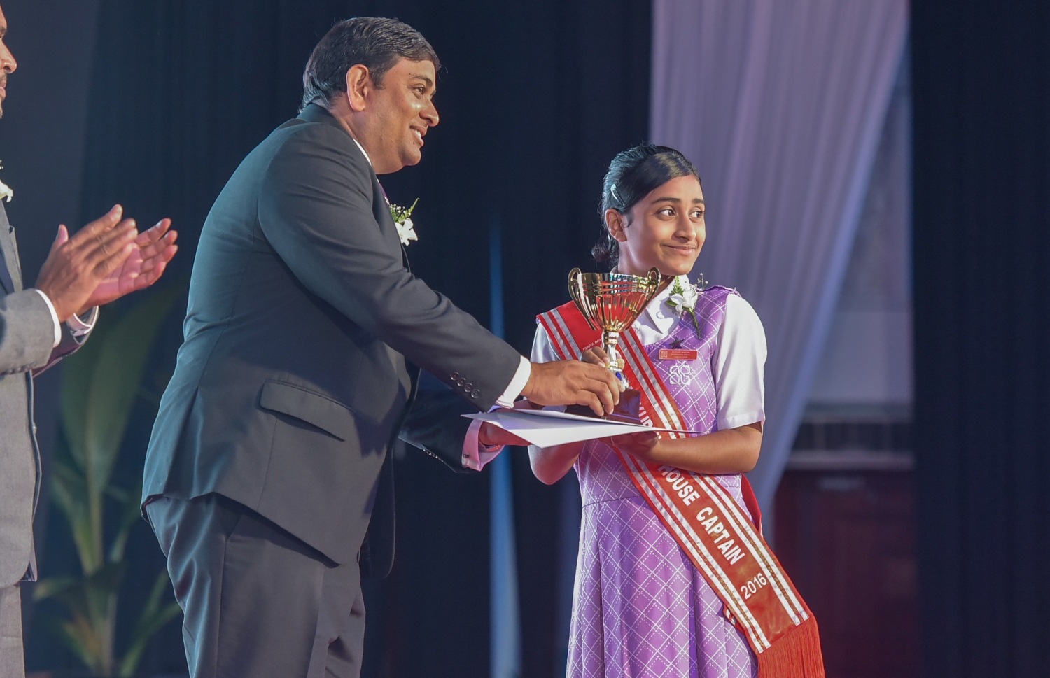 މާލެ: އޮގަސްޓް 2، 2016: މޯލްޑިވްސް އިންލެންޑް ރެވެނިއު އޮތޯރިޓީ (މީރާ)ގެ ހަ ވަނަ އަހަރީ ދުވަސް ފާހަގަ ކުރުމަށް ދަރުބާރުގޭގައި ބޭއްވި ޖަލްސާ.-- ފޮޓޯ: މުހައްމަދު ޝަރުހާން/ މިހާރު