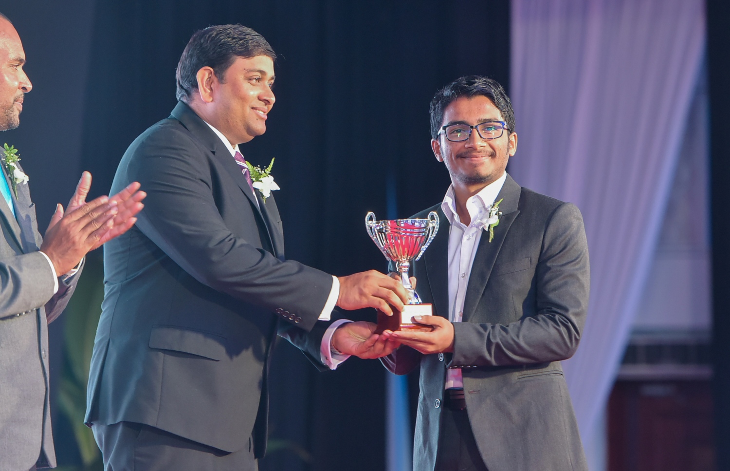 މާލެ: އޮގަސްޓް 2، 2016: މޯލްޑިވްސް އިންލެންޑް ރެވެނިއު އޮތޯރިޓީ (މީރާ)ގެ ހަ ވަނަ އަހަރީ ދުވަސް ފާހަގަ ކުރުމަށް ދަރުބާރުގޭގައި ބޭއްވި ޖަލްސާ.-- ފޮޓޯ: މުހައްމަދު ޝަރުހާން/ މިހާރު