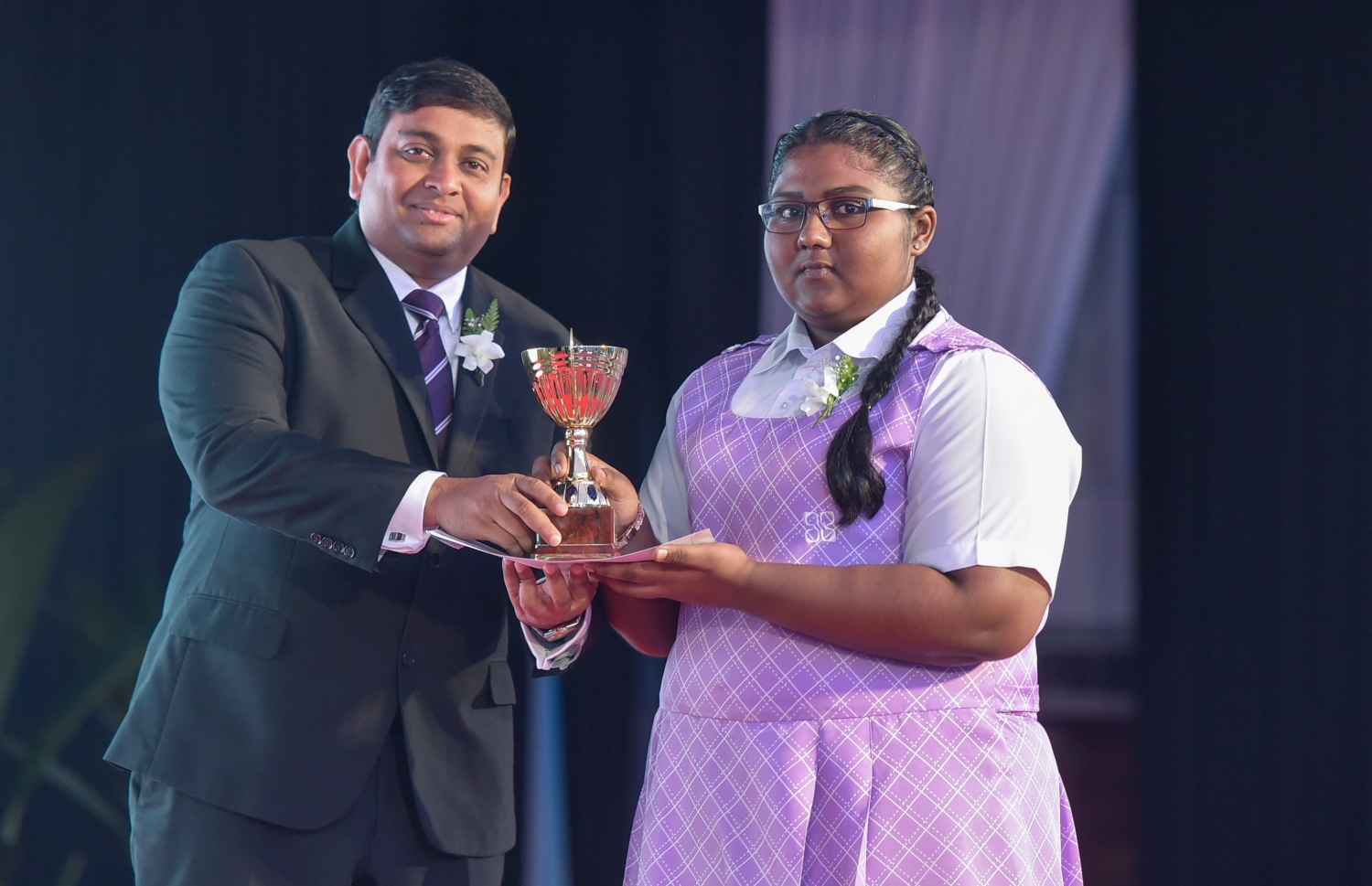 މާލެ: އޮގަސްޓް 2، 2016: މޯލްޑިވްސް އިންލެންޑް ރެވެނިއު އޮތޯރިޓީ (މީރާ)ގެ ހަ ވަނަ އަހަރީ ދުވަސް ފާހަގަ ކުރުމަށް ދަރުބާރުގޭގައި ބޭއްވި ޖަލްސާ.-- ފޮޓޯ: މުހައްމަދު ޝަރުހާން/ މިހާރު