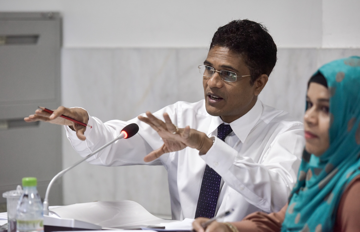 މާލިއްޔަތު ކޮމިޓީގެ މުގައްރިރު ނިހާން ކޮމިޓީގެ މިއަދުގެ ބައްދަލުވުމުގައި ވާހަކަދައްކަވަނީ. ފޮޓޯ: ނިޝާން އަލީ /މިހާރު