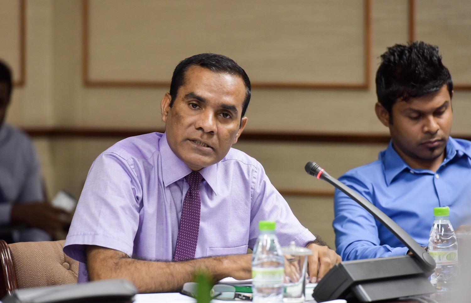 އަބުރުގެ ބިލު ދިރާސާ ކުރާ ކޮމެޓީގެ މެމްބަރު ޖައުފަރު ކޮމިޓީގެ މިއަދުގެ ބައްދަލުވުމުގައި ވާހަކަ ދައްކަވަނީ: މީޑިއާ ކައުންސިލްގެ ކަންބޮޑުވުންތަކަށް ރިއާޔަތް ކުރާނެ ކަމަށް އޭނާ ވިދާޅުވި.--- ފޮޓޯ: ނިޝާން އަލީ/ މިހާރު