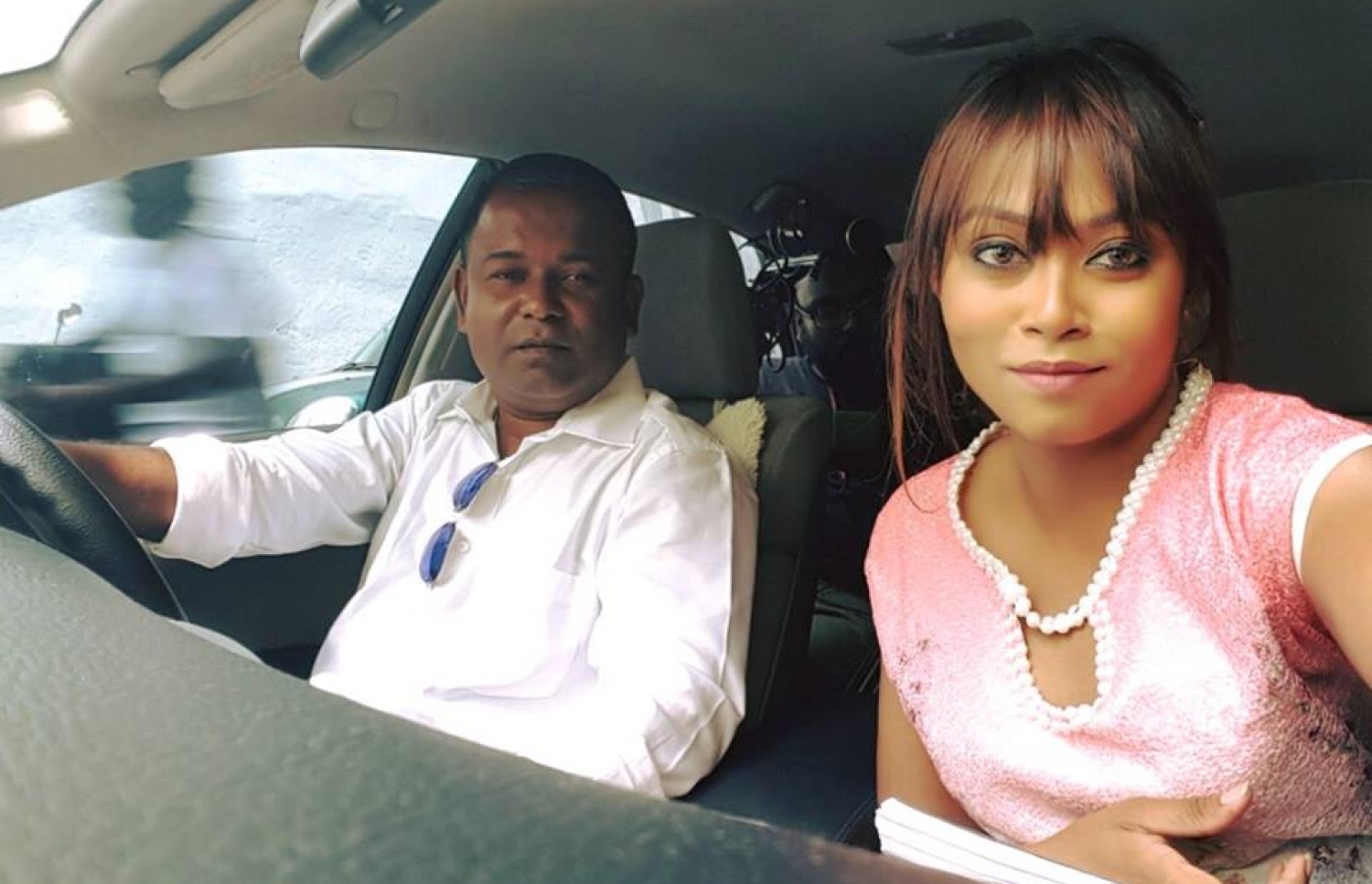 ސައީދާއި ރިޝްމީ "ވިޝްކާ" ގެ ޝޫޓިން ތެރޭގައި.