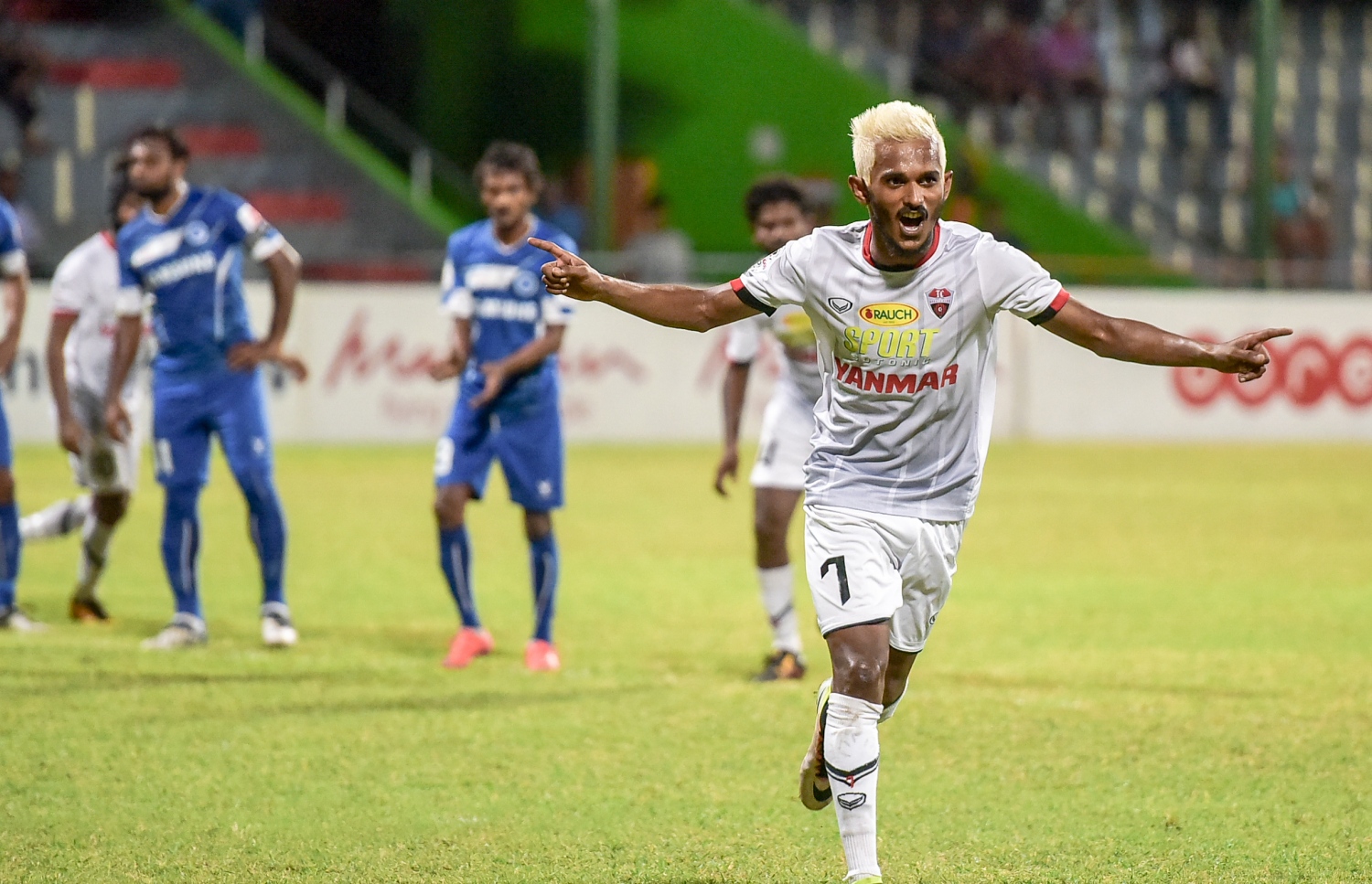 ޓީސީގެ ސެންޓޭ ނިއު ކޮޅަށް ލަނޑު ޖެހުމަށް ފަހު އުފާފާޅުކުރަނީ. --ފޮޓޯ: ނިޝާން އަލީ/ މިހާރު