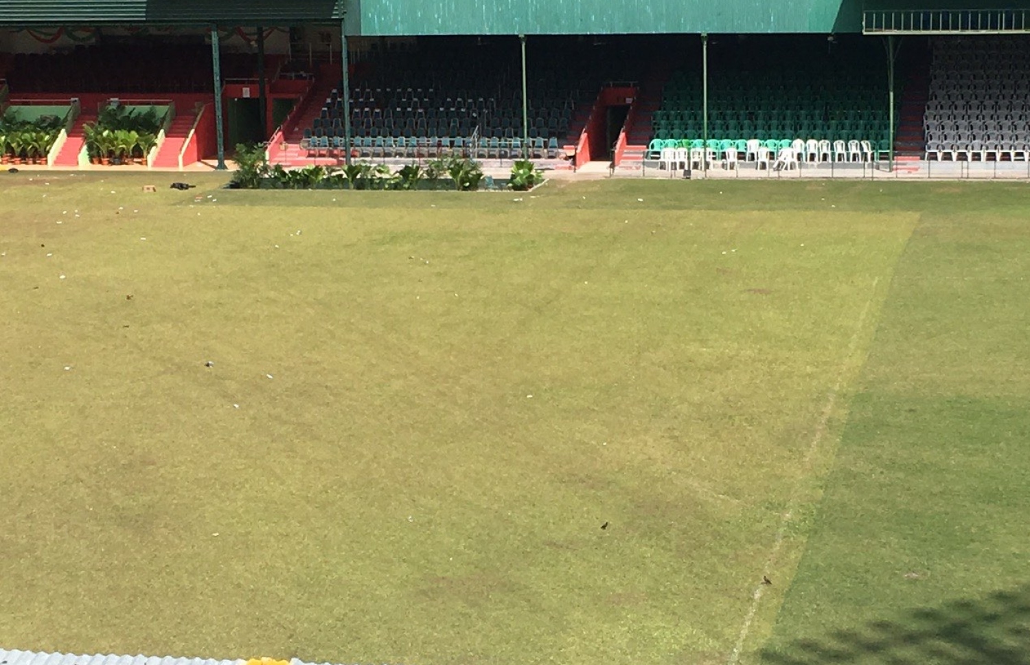 މިނިވަން ދުވަހުގެ ހަރަކާތްތަކަށް ފަހު ރަސްމީ ބޯޅަ ދަނޑު އޮތް ހާލަތު.-- ފޮޓޯ: މުހައްމަދު ޝަރުހާން/ މިހާރު