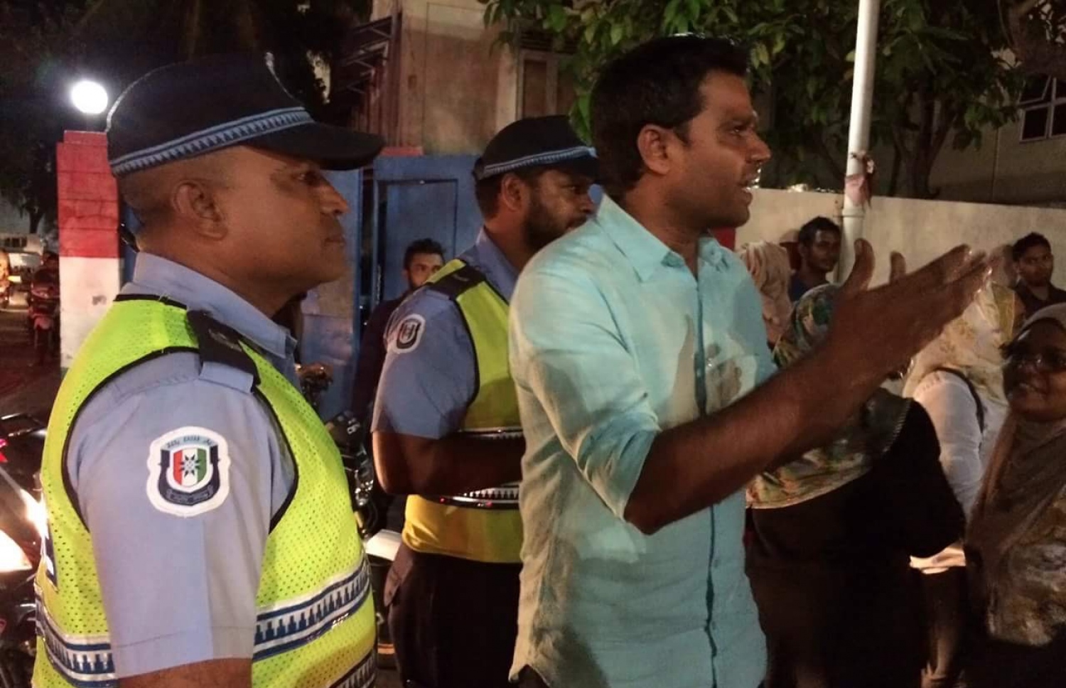 އިއްތިހާދުން މިރޭ ބޭއްވި ސައިކަލު ބުރު ހުއްޓުުވުމަށް ފަހު ފުލުހުން މަގުމަތީގައި މަޑުކޮށްގެން.