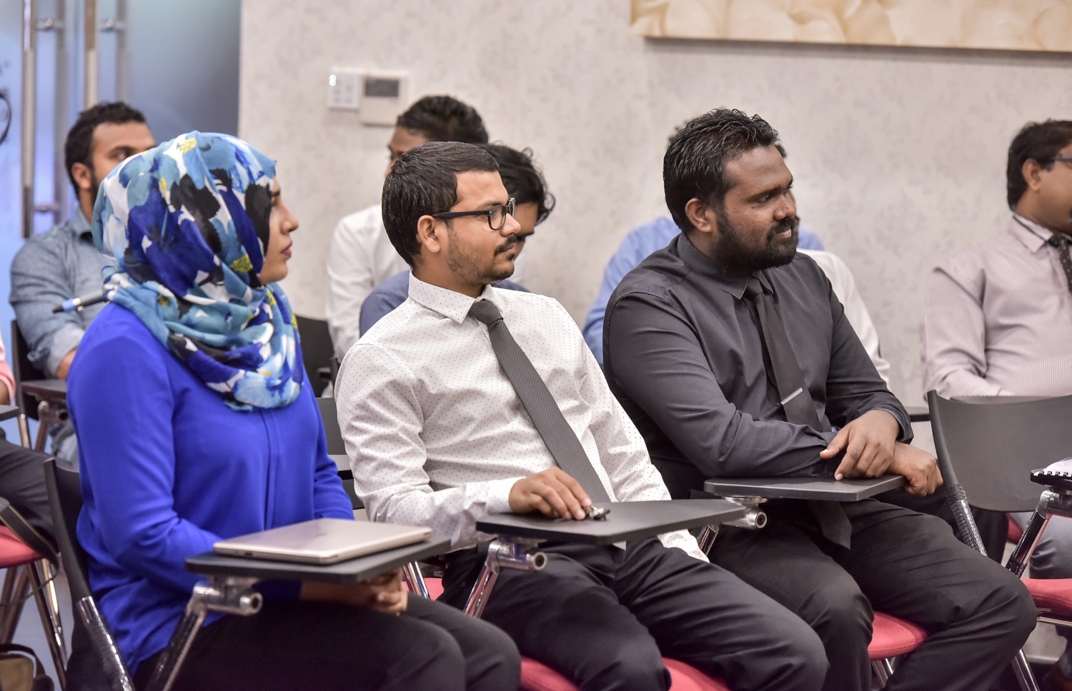 ގެޓްސެޓް ލޯނުގެ ކާމިޔާބު ފާހަގަކުރަން މިއަދު ބޭއްވި ރަސްމިއްޔާތުގައި ޒުވާން ބައެއް ވިޔަފާރިވެރިން ބައިވެރިވަނީ --މިހާރު ފޮޓޯ:ނިޝާން އަލީ
