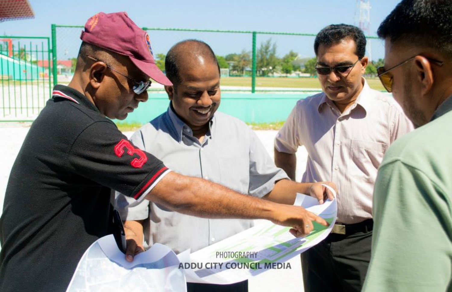 އާ ހޮސްޕިޓަލް އަޅާ ބިން ސާފު ކުރަން ފެށި ދުވަހު ހޮސްޕިޓަލްގެ ޕްލޭނާ ބެހޭ ގޮތުން މަޝްވަރާ ކުރަނީ.