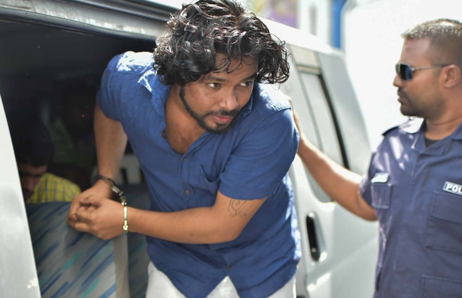 ސްނައިޕަރު ކަމަށް ތުހުމަތުކުރެވޭ މަޑިޝަންކަރު: އެކަން ރޭވިކަމުގެ ތުހުމަތު ކުރެވެނީ އަދީބަށް --ފޮޓޯ/މިހާރު