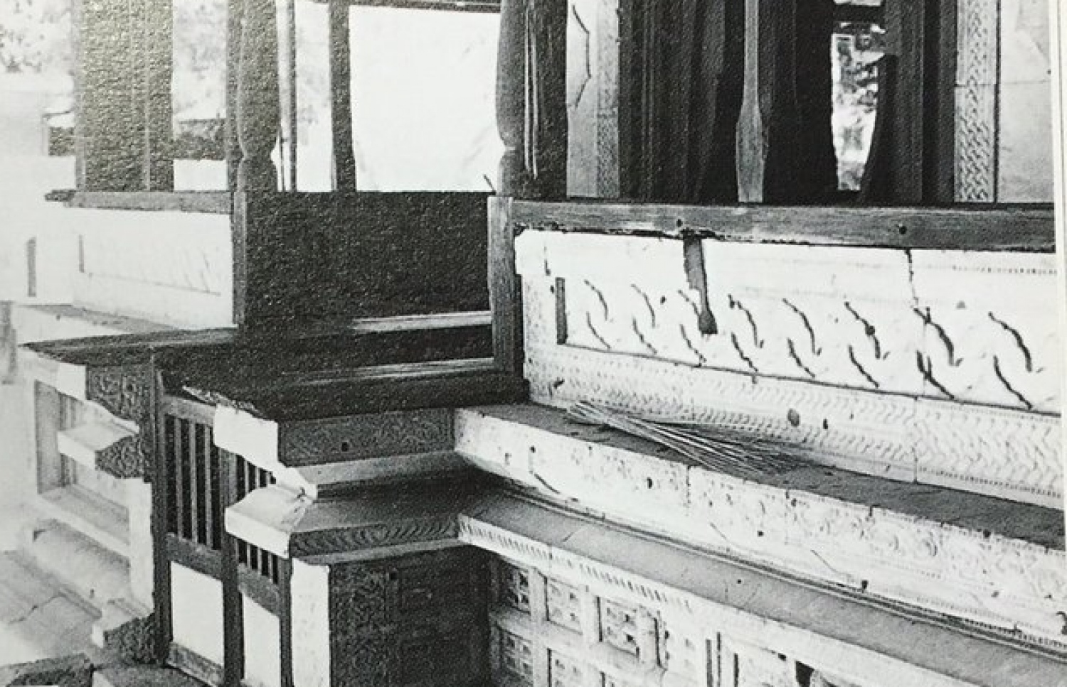 ކަޅުވަކަރު މިސްކިތް: މި މިސްކިތް މިހާރު ވަނީ ރޫޅާލާފައި.