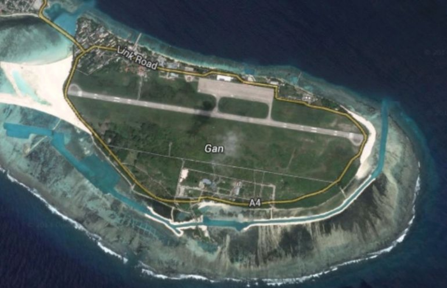 އައްޑޫ ސިޓީ ގަން. އެ ތަނުގައި ހުންނަ ދޫގަސް ހުރީ ވަރަށް ބޮޑަށް ބާވެފައި.