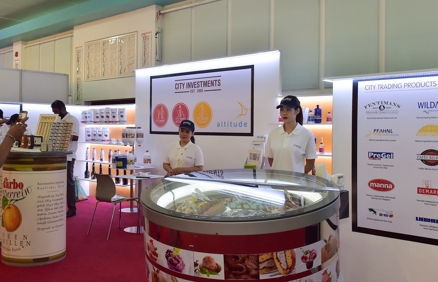 މާލެ: އޮގަސްޓް 22، 2016: ފުޑް އެންޑް ހޮސްޕިޓާލިޓީ އޭޝިއާ މޯލްޑިވްސް އިން ދަރުބާރުގޭގައި އޮގަސްޓް 22ން ފެށިގެން އޮގަސްޓް 24ށް ކުރިއަށް ގެންދާ އިންޓަނޭޝަނަލް ކަލިނަރީ ޖެލެންޖް އެގްޒިބިޝަންގެ ސްޓޯލެއް.-- ފޮޓޯ: މުހައްމަދު ޝަރުހާން/މިހާރު