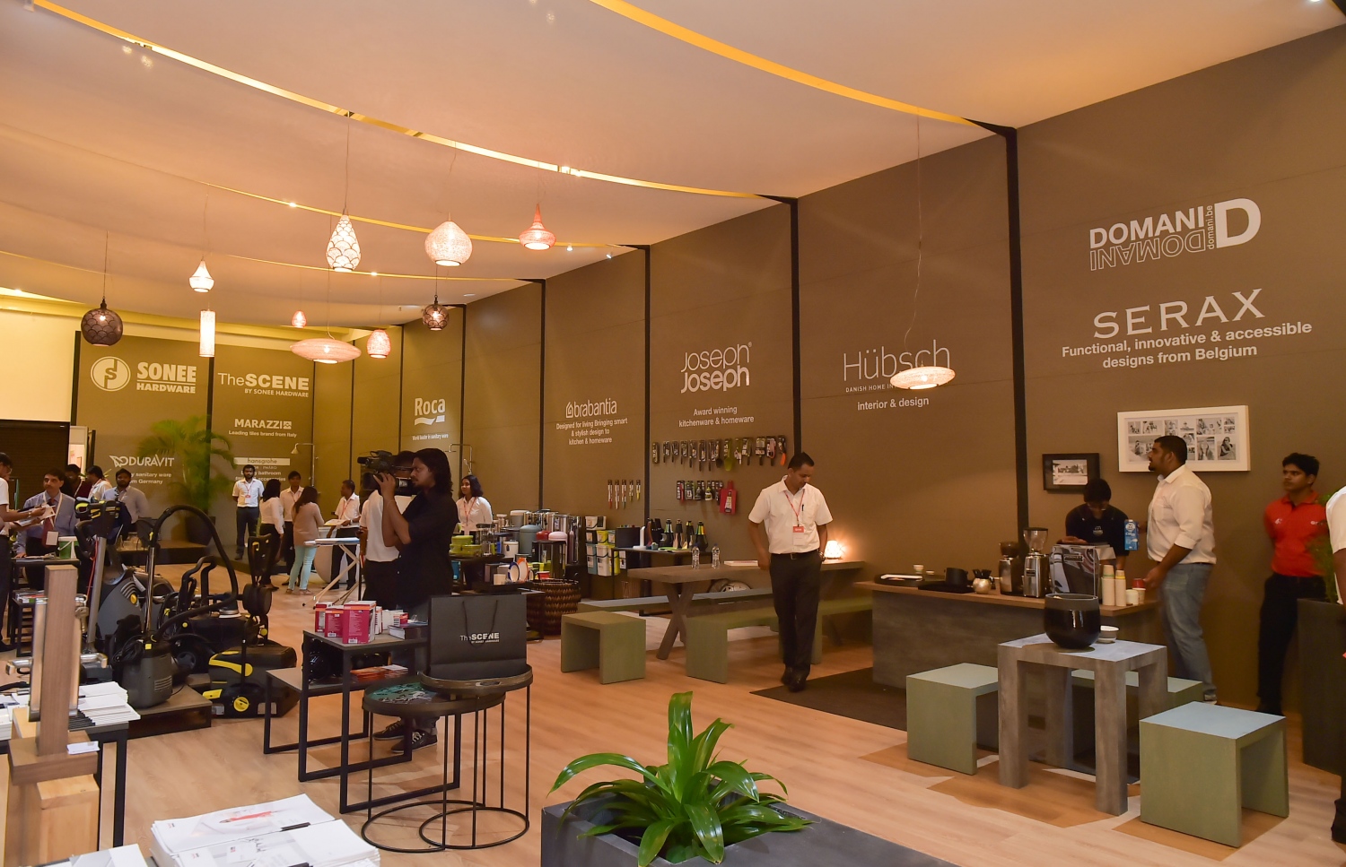 މާލެ: އޮގަސްޓް 22، 2016: ފުޑް އެންޑް ހޮސްޕިޓާލިޓީ އޭޝިއާ މޯލްޑިވްސް އިން ދަރުބާރުގޭގައި އޮގަސްޓް 22ން ފެށިގެން އޮގަސްޓް 24ށް ކުރިއަށް ގެންދާ އިންޓަނޭޝަނަލް ކަލިނަރީ ޖެލެންޖް އެގްޒިބިޝަންގެ ސްޓޯލެއް.-- ފޮޓޯ: މުހައްމަދު ޝަރުހާން/މިހާރު