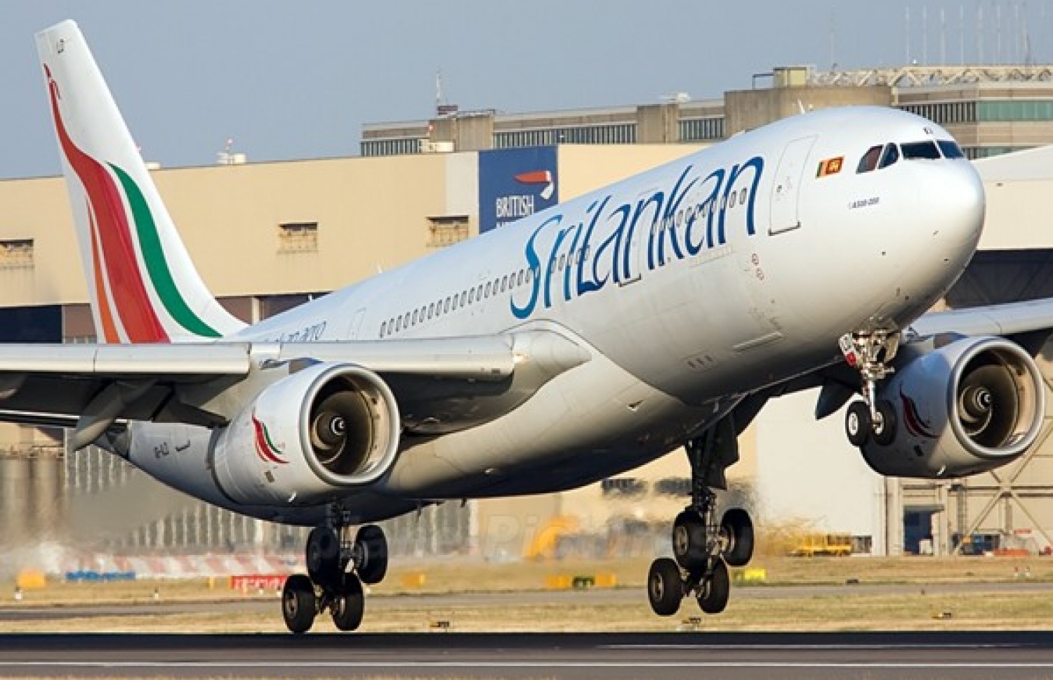 ސްރީލަންކަން އެއާލައިންސްގެ ބޯޓެއް ނައްޓާލަނީ: ދަރަނި ބޮޑުވެ، ލަންކާގެ ގައުމީ އެއާލައިން އޮތީ ބޮޑު މައްސަލަގަނޑެއްގެ ތެރޭގައި.-- ފައިލް ފޮޓޯ: އޭއެފްޕީ