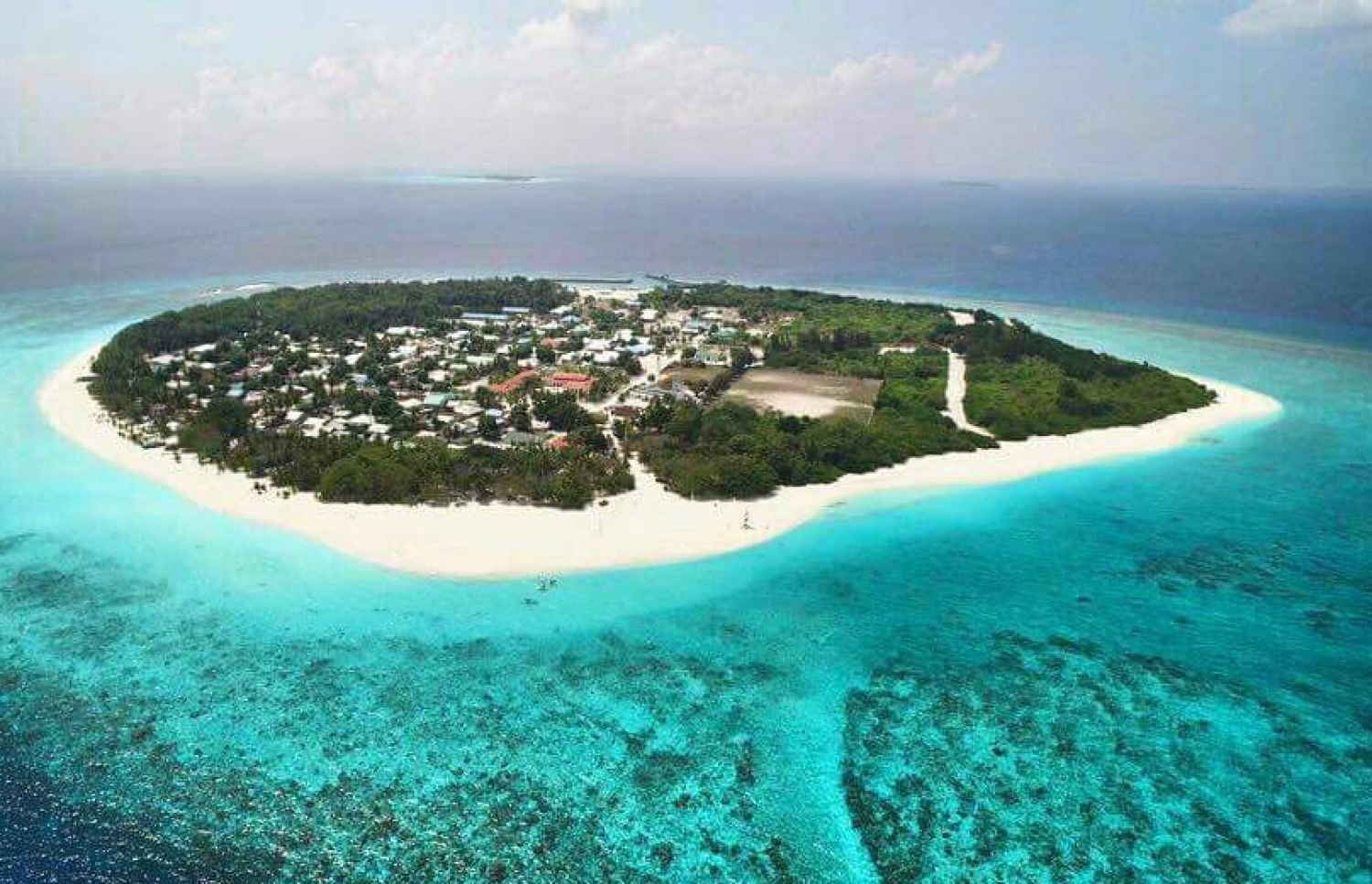 އުތީމުގައި ޓޫރިސްޓް ހޮޓާ އަޅަން ނިންމާފައިވާ ދޫނި ތުނޑި ސަރަހައްދުގެ މަތިން ނަގާފައިވާ ފޮޓޯއެއް. ފޮޓޯ: އުތީމު ކައުންސިލް