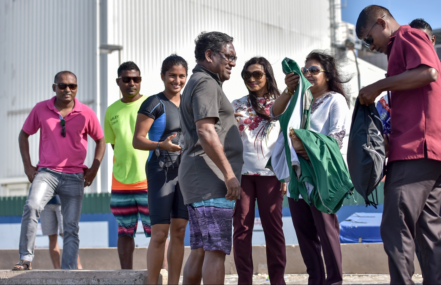 މާލެ: އޮގަސްޓް 25، 2016: އޮލިމްޕިކް ކޮމިޓީގެ ސެކްރެޓަރީ ޖެނެރަލް އަހުމަދު މަރުޒޫގު (މަރޭ) ކުރެއްވި "ޓްރެއިނިން ވިތު އެމްވީ ޗެމްޕްސް" ޗެލެންޖުގައި، ކުރީގެ ރައީސް ވަހީދު (މ) އަދި ސަޖަން ޓްރެކުގައި ޓްރެއިނިންއަށް ތައްޔާރުވަނީ. --ފޮޓޯ: ނިޝާން އަލީ/ މިހާރު