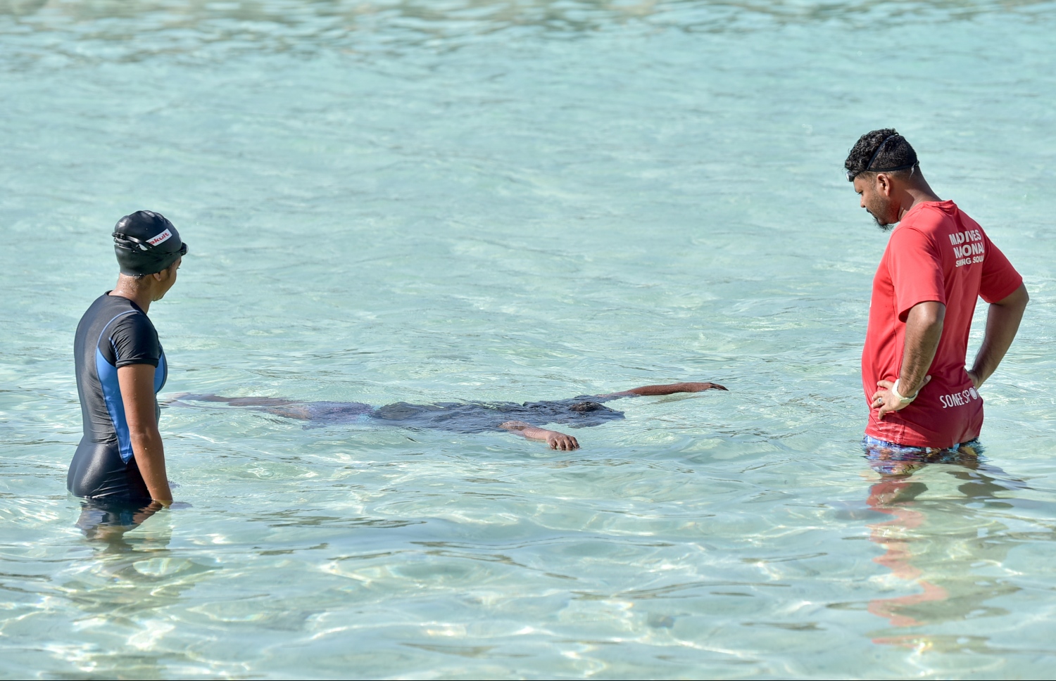 މާލެ: އޮގަސްޓް 25، 2016: އޮލިމްޕިކް ކޮމިޓީގެ ސެކްރެޓަރީ ޖެނެރަލް އަހުމަދު މަރުޒޫގު (މަރޭ) ކުރެއްވި "ޓްރެއިނިން ވިތު އެމްވީ ޗެމްޕްސް" ޗެލެންޖުގައި، ކުރީގެ ރައީސް ވަހީދު (މ) އާއި ފަރޭ ކޯޗު (ކ) އަދި ސަޖަން ޓްރެކުގައި ޓްރެއިނިންއަށް ތައްޔާރުވަނީ. --ފޮޓޯ: ނިޝާން އަލީ/ މިހާރު