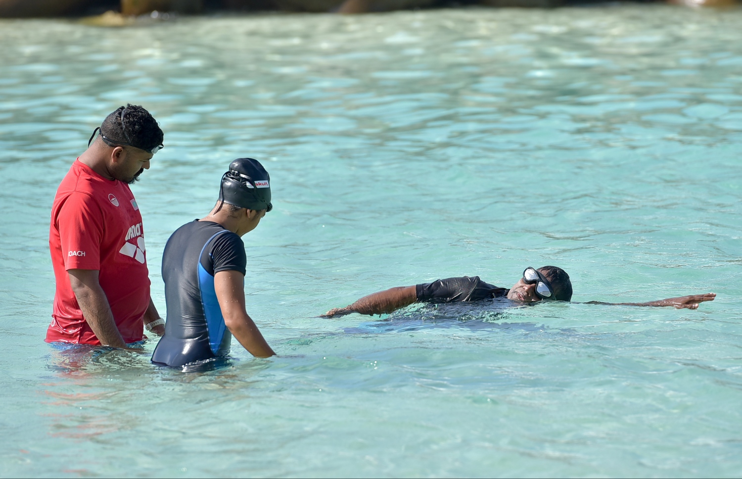 މާލެ: އޮގަސްޓް 25، 2016: އޮލިމްޕިކް ކޮމިޓީގެ ސެކްރެޓަރީ ޖެނެރަލް އަހުމަދު މަރުޒޫގު (މަރޭ) ކުރެއްވި "ޓްރެއިނިން ވިތު އެމްވީ ޗެމްޕްސް" ޗެލެންޖުގައި، ކުރީގެ ރައީސް ވަހީދު (ކ) އާއި ފަރޭ ކޯޗު (ވ) އަދި ސަޖަން ޓްރެކުގައި ޓްރެއިނިންއަށް ތައްޔާރުވަނީ. --ފޮޓޯ: ނިޝާން އަލީ/ މިހާރު