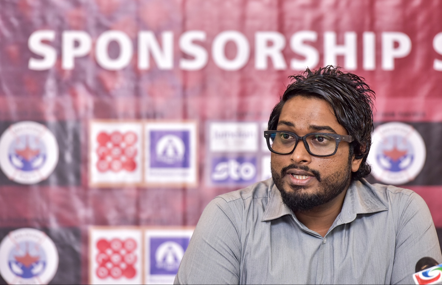 އެފްއޭއެމް ހައުސްގައި މިއަދު ބޭއްވި ރަސްމިއްޔާތުގައި ބައްސާމް ވާހަކަ ދައްކަވަނީ.-- ފޮޓޯ: ނިޝާން އަލީ/ މިހާރު