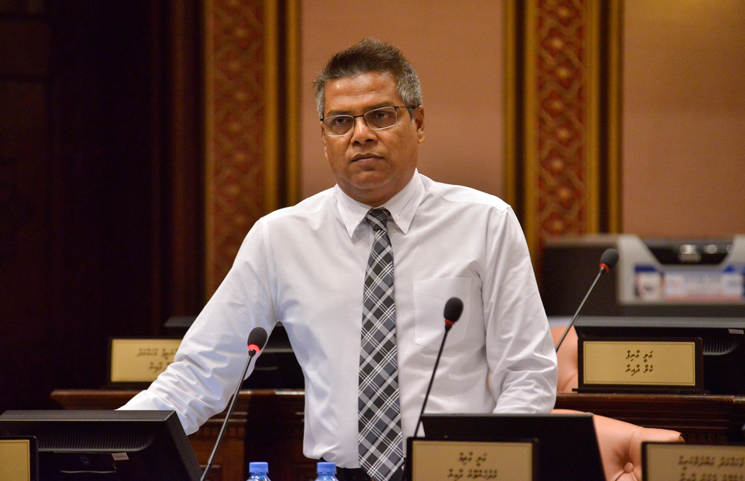 ރީކޯ މޫސާ މަޖިލީހުގެ ޖަލްސާއެއްގައި ވާހަކަ ދައްކަވަނީ. އިއްތިހާދަށް އެންމެ ބޮޑަށް ފާޑު ވިދާޅުވާ އެއް ބޭފުޅަކީ މޫސަ. - ފޮޓޯ: މަޖިލިސް