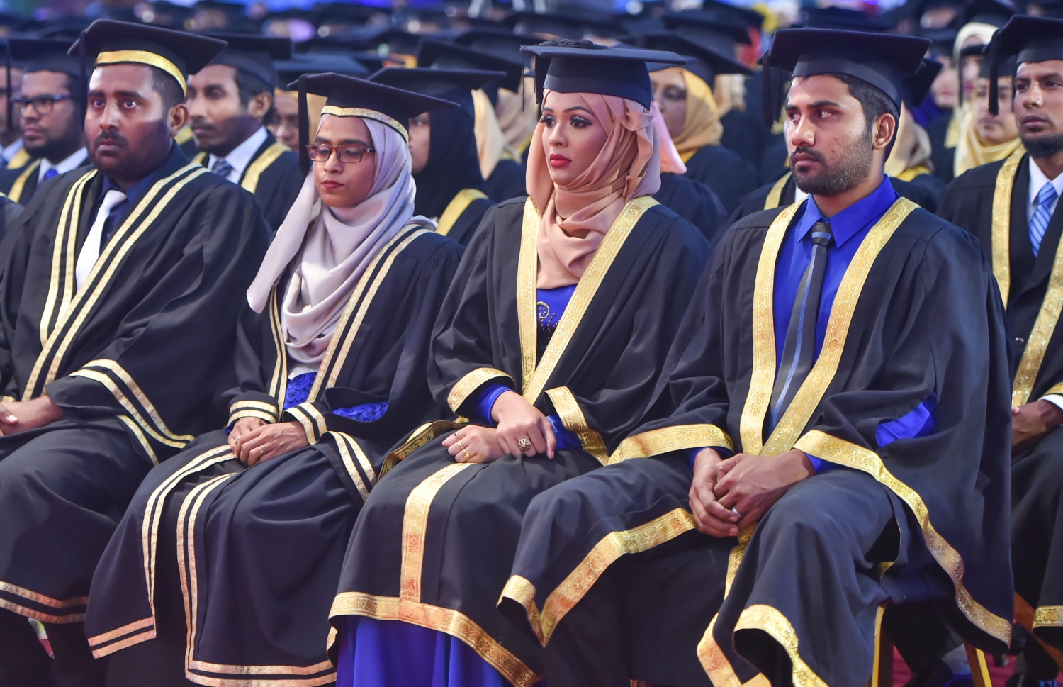 މާލެ، އޮގަސްޓް 25، 2016- މޯލްޑިވްސް ނެޝަނަލް ޔުނިވަސިޓީ (އެމްއެންޔޫ)ގެ 2016 ވަނަ އަހަރުގެ ދަސްވެނިވުމުގެ ހަފުލާގެ ތެރެއިން: ދިވެހިރާއްޖޭގެ ގައުމީ ޔުނިވަސިޓީން ރޭ 558 ދަރިވަރުން ގްރެޖުއޭޓްވި.---ފޮޓޯ: މުހައްމަދު ޝަރުހާން/މިހާރު