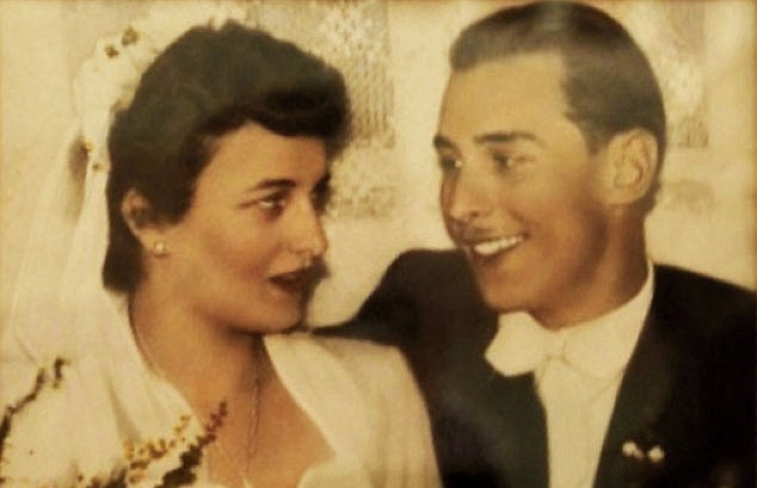 ވޮލްފް އާއި އަނީތާގެ ކައިވެނީގެ ފޮޓޯ