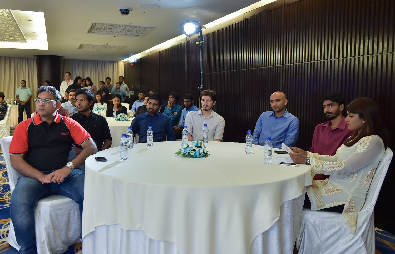 މާލެ: އޮގަސްޓް 27، 2016: މަޓާޓޯ ޓްރެވަލް އެވޯޑްސްގެ ޕާޓްނަރުންނާއެކު ސޮއިކުރުމަށް ހޮޓެލް ޖެންގައި ބޭއްވި ހަފުލާގެ ތެރެއިން. ފޮޓޯ: މުހައްމަދު ޝަރުހާން/މިހާރު